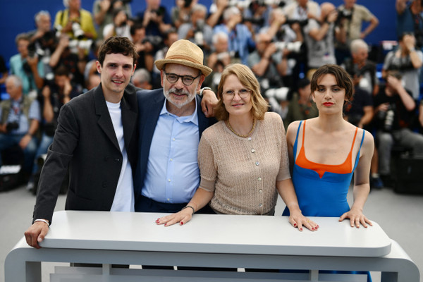 Julien Frison, Jean-Pierre Darroussin, Anna Novion and Ella Rumpf - "Le Theoreme de Marguerite" © CHRISTOPHE SIMON / AFP