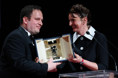 Hasan Hasi (The President's Cake, Caméra d'or 2026) & Alice Rohrwacher © Valery HACHE / AFP