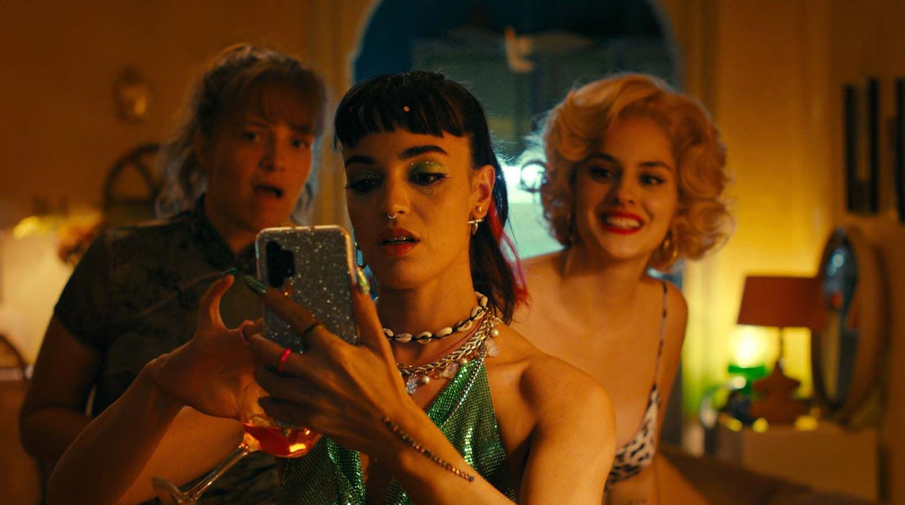 Les Femmes au balcon © DR