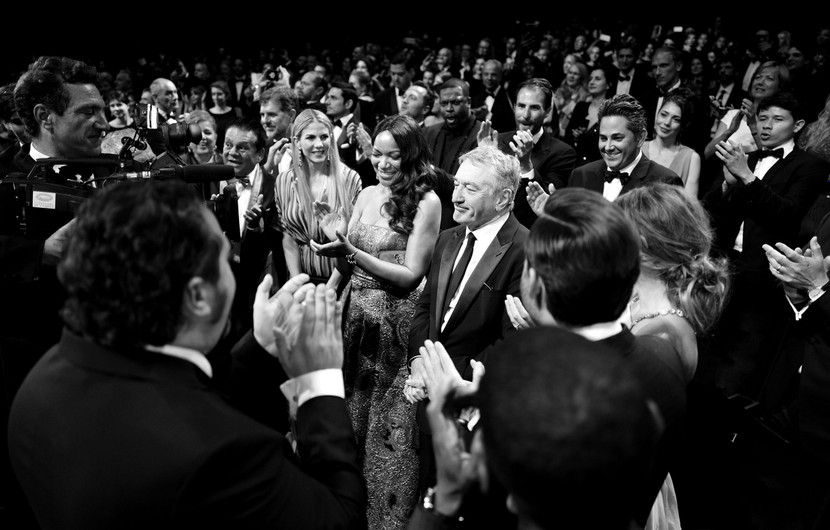 #RobertDeNiro recevant un hommage à la première de @handsofstonemov © Greg Williams