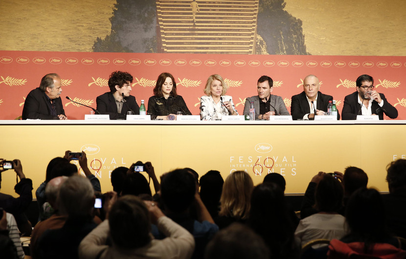 Team of the film - Mal de pierres (From the Land of the Moon) © Mathilde Petit / FDC
