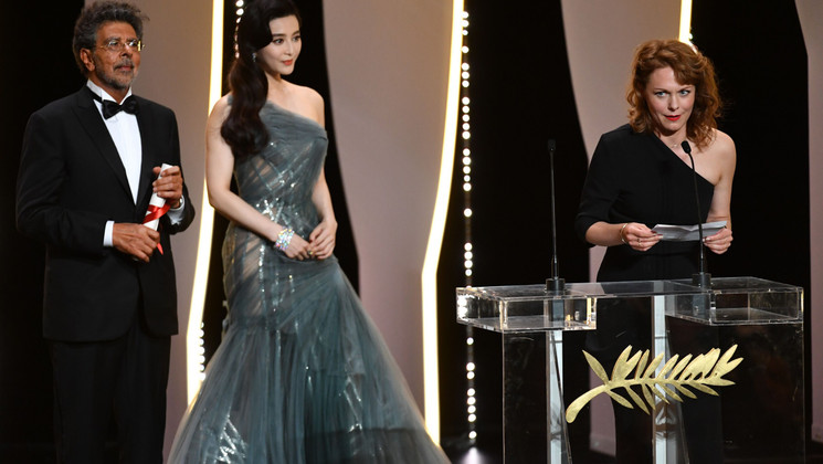 Maren Ade with the Award for Best Director won by Sofia Coppola - The Beguiled - Gabriel Yared and Fan Bingbing © Alberto Pizzoli / AFP