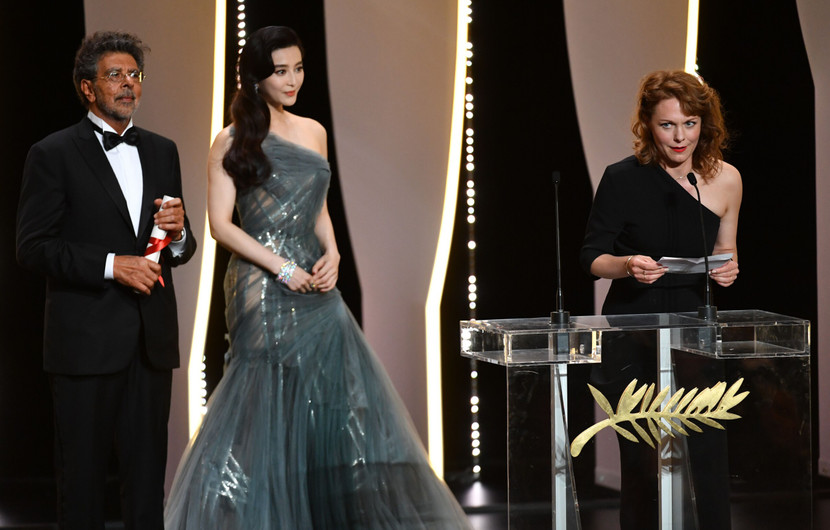 Maren Ade avec le Prix de la Mise en scène attribué à Sofia Coppola - The Beguiled (Les Proies) -  Gabriel Yared  et Fan Bingbing © Alberto Pizzoli / AFP