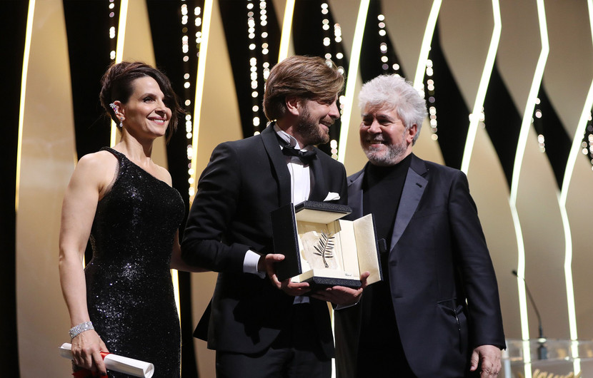 Ruben Östlund, Palme d'or - The Square - Juliette Binoche et Pedro Almodóvar © Valery Hache / AFP