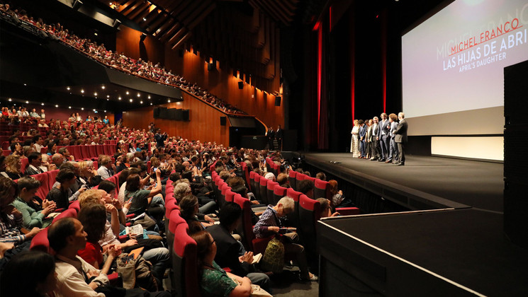 Team of the film - Las Hijas de Abril ( April's Daughter) © Christophe Bouillon / FDC