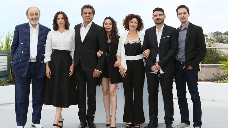 Team of the film - En attendant les hirondelles (Until The Birds Return) © Christophe Bouillon / FDC