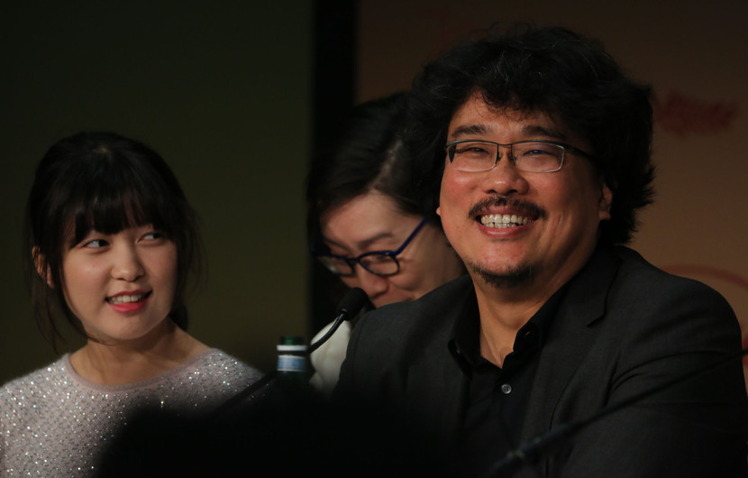 Ahn Seo-Hyun et Bong Joon Ho - Okja © Mathilde Petit / FDC