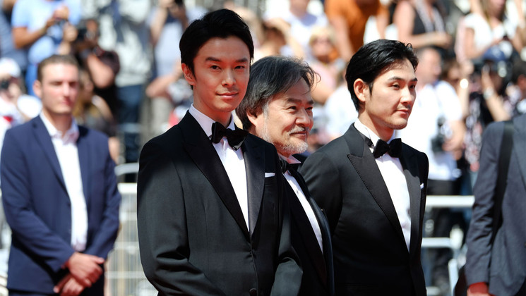 Team of the film - Sanpo suru shinryakusha (Before We Vanish) © Mathilde Petit / FDC