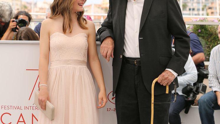 Fantine Harduin and Jean-Louis Trintignant - Happy End © Mathilde Petit / FDC