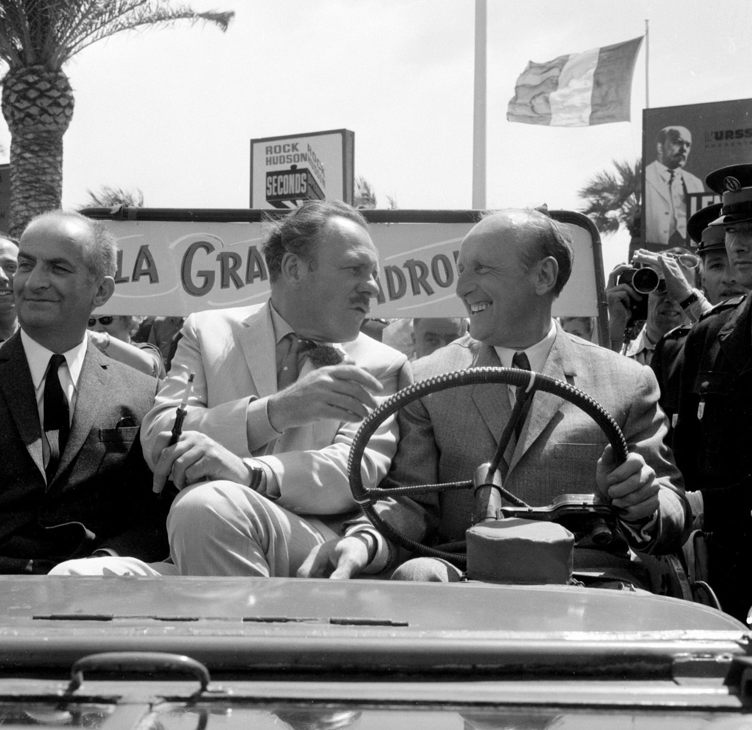 Louis de Funès , Terry-Thomas, Bourvil - La Grande Vadrouille ...