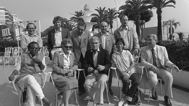Mrinal Sen, Suzo Cecchi d'Amico, Giorgio Strehler, Geraldine Chaplin,Claude Soule, Sidney Lumet, Jean-Jacques Annaud, Gabriel Garcia Marquez, René Thevenet, Florian Hopf -Jury des Longs métrages © Ralph Gatti / AFP