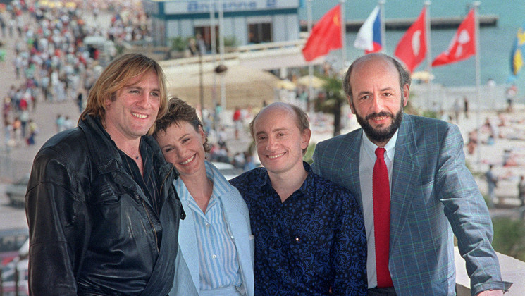 Gérard Depardieu, Miou-Miou, Michel Blanc, Bertrand Blier - Tenue de soirée © AFP