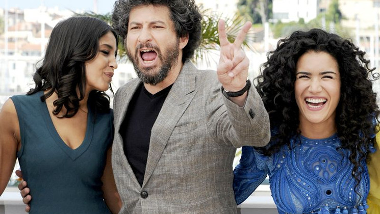 Leila Bekhti, Radu Mihaileanu, Sabrina Ouazani - Photocall - La Source des Femmes © AFP