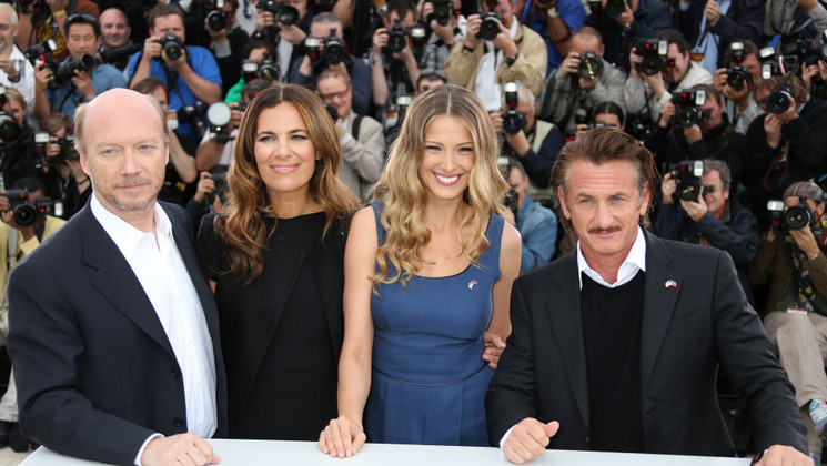 Paul Haggis,  Roberta Armani, Petra Nemcova, Sean Penn - Photocall  of a benefit event for Haïti © AFP