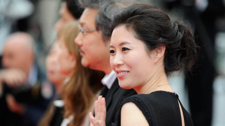 Moon Sori - Montée des marches - Da-Reun Na-Ra-E-Suh (In Another Country) © FIF/CD