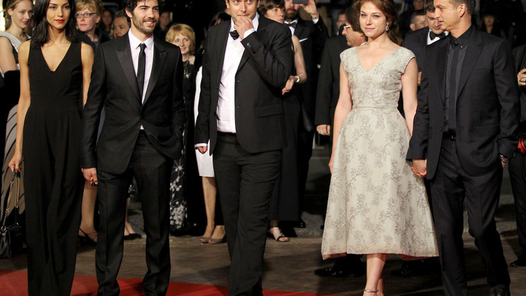 Equipe du film - Montée des marches - A perdre la Raison © AFP