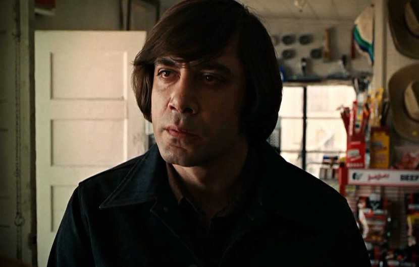 Javier Bardem alias Anton Chigurh dans No Country For Old Men © DR