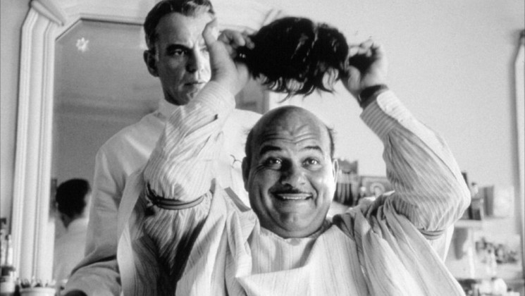 Jon Polito alias Creighton Tolliver dans The Barber  © DR