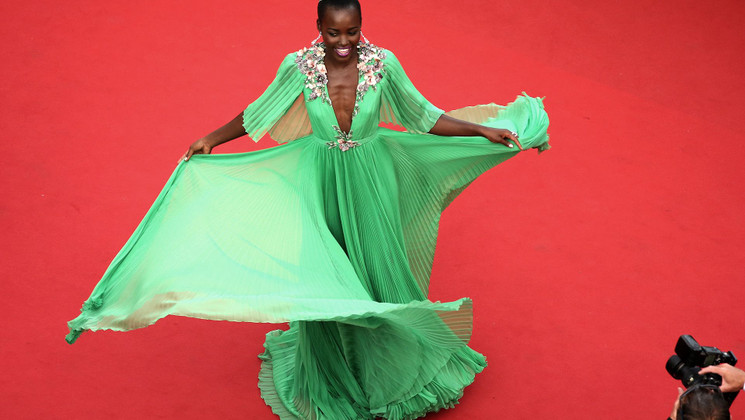 Lupita Nyong - Red carpet © GettyImages / Neilson Barnard