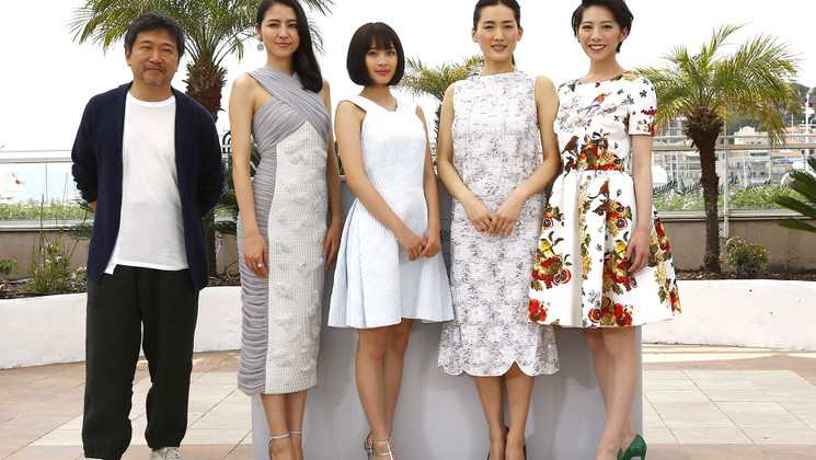 Équipe du film - Photocall -Umimachi Diary (Notre petite soeur) © FDC / Thomas Leibreich