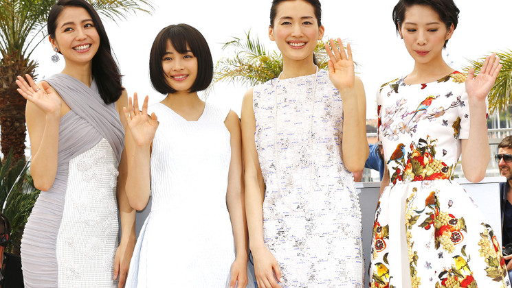 Équipe du film - Photocall -Umimachi Diary (Notre petite soeur) © FDC / Thomas Leibreich