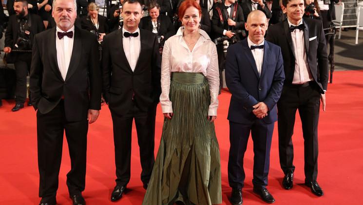 Film crew - Montée des marches - Un etaj mai jos (One Floor Below) © FDC / Théophile Delange