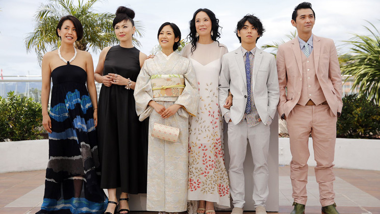 Équipe du film - Photocall - Futatsume no mado © FDC / C. Duchene