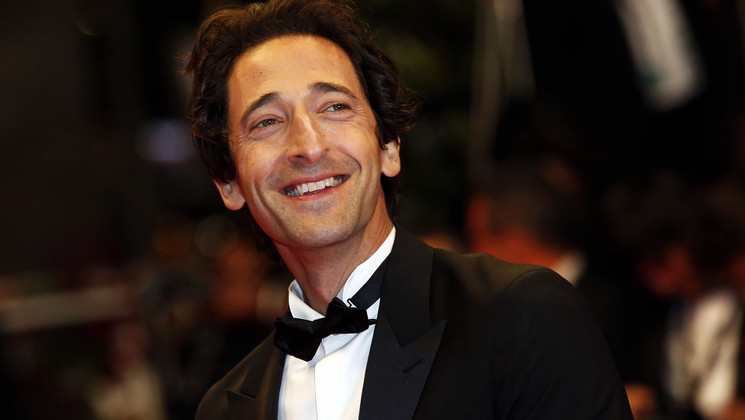 Adrien Brody - Montée des marches - Gui Lai © AFP / V. Hache