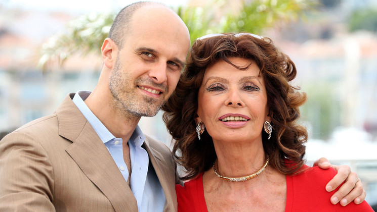 Edoardo Ponti et Sophia Loren - Photocall - Mariage à l’italienne (Matrimonio all'italiana) © AFP / L. Venance