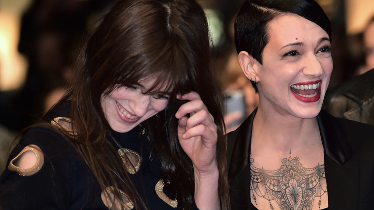 Charlotte Gainsbourg and Asia Argento - Red carpet - Misunderstood (Incompresa) © AFP / B. Langlois