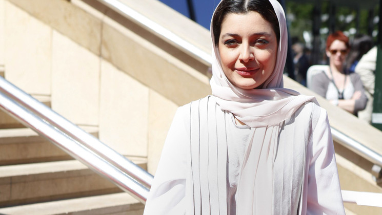 Ida Panahandeh - Red carpet - Nahid © FDC / Thomas Leibreich