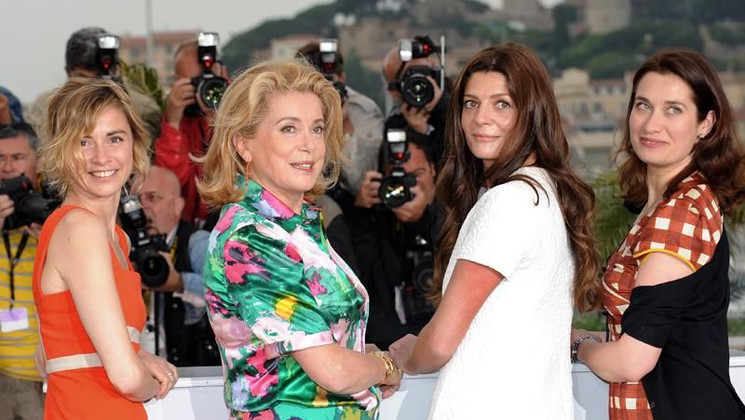 Anne Consigny, Catherine Deneuve, Chiara Mastroianni and Emmanuelle Devos, Photocall of the film A Christmas Tale © AFP