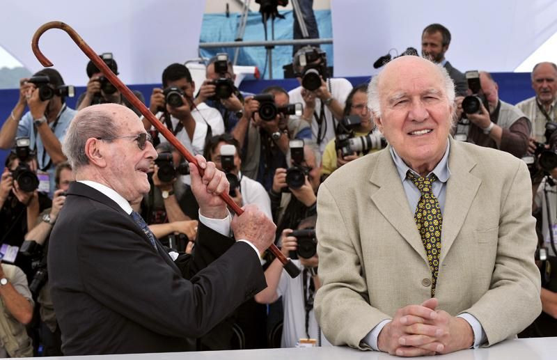 Manoel de Oliveira and Michel Piccoli, Photocall of the tribute to Manoel de Oliveira © AFP