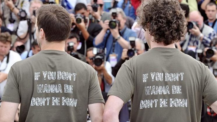 Mathieu Kassovitz and Jean-Stéphane Sauvaire, Photocall of the film Johnny Mad Dog © AFP