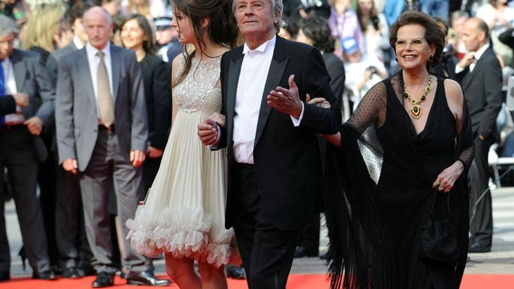 Alain Delon, Claudia Cardinale - Montée des marches © AFP