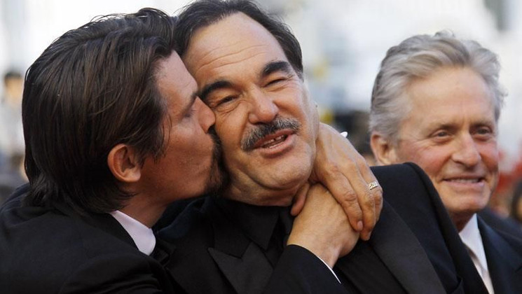 Josh Brolin, Oliver Stone, Michael Douglas - Montée des marches - Wall Street : Money never sleep © AFP