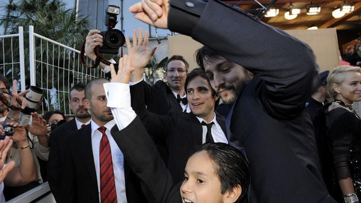 Diego Luna, Christopher Ruiz Esparza, Gael Garcia Bernal - Montée des marches © AFP
