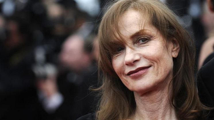 Isabelle Huppert - Montée des marches © AFP