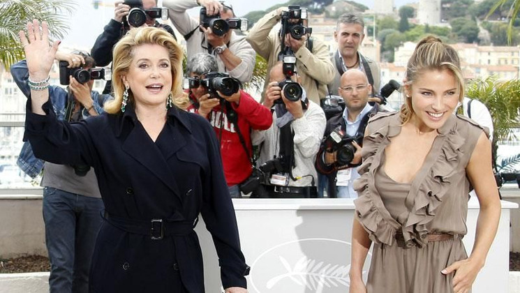 Catherine Deneuve, Elsa Pataky - Photocall - Hommage au Cinéma Espagnol © AFP