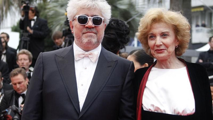 Pedro Almodóvar, Marisa Paredes - Montée des marches © AFP