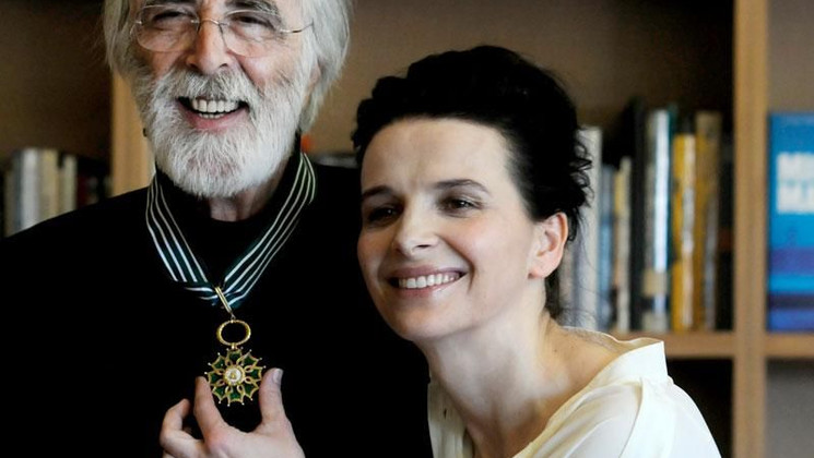 M. Haneke, J. Binoche - Palais du Festival - Michael Haneke, nommé Commandeur des Arts et des Lettres ‎ © FIF/Lucas Haegeli