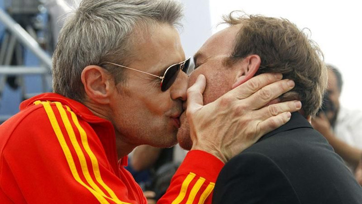 Lambert Wilson, Xavier Beauvois - Photocall - Des Hommes et des Dieux © AFP