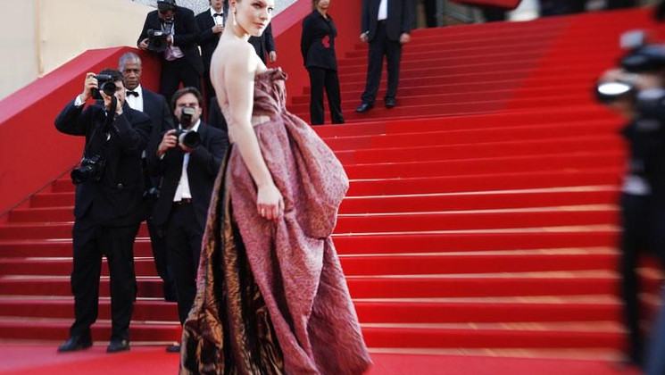 Milla Jovovich - Montée des marches © AFP