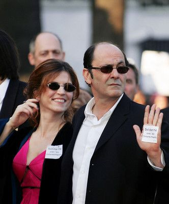 L'équipe de "Comme une Image" sur les marches du palais