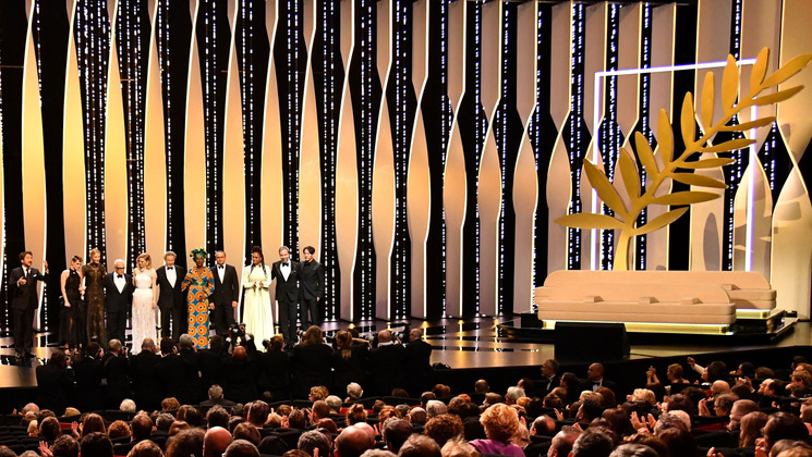 Jury des Longs Métrages sur scène © Alberto Pizzoli/AFP