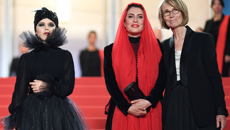 Françoise Nyssen avec Marziyeh Rezaei, Behnaz Jafari  - Se Rokh  (Trois visages) © Loic Venance/AFP