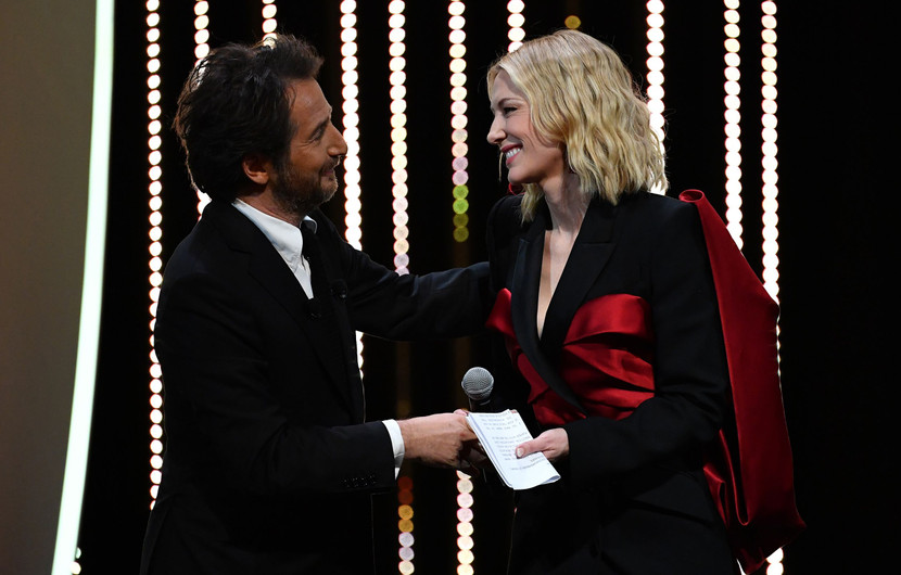 Cate Blanchett et le Maître de Cérémonie  Edouard Baer © Alberto Pizzoli/AFP