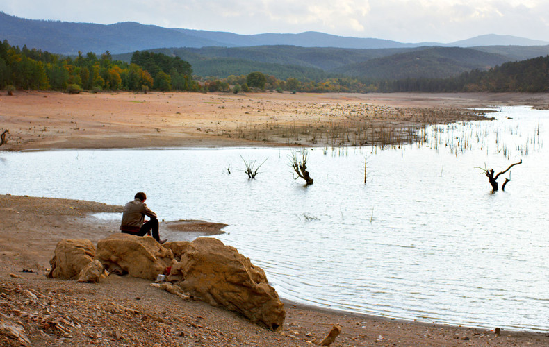 film still of Ahlat Ağacı (The Wild Pear Tree)
