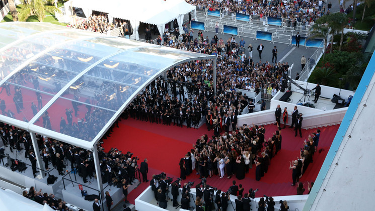 Montée des Marches de 82 femmes de cinéma © Christophe Bouillon /FDC