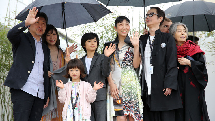 Team of the film Manbiki kazoku (Shoplifters) © Christophe Bouillon /FDC